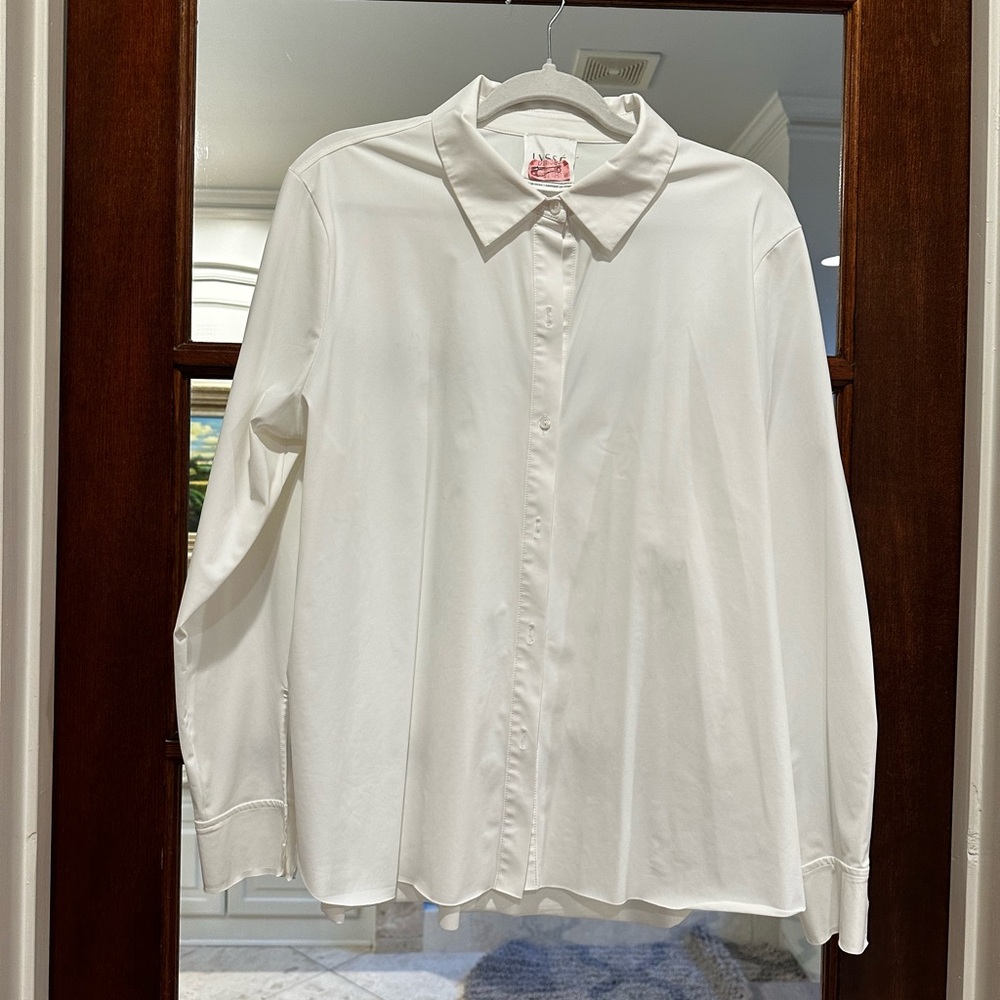 - Lysse button up blouse